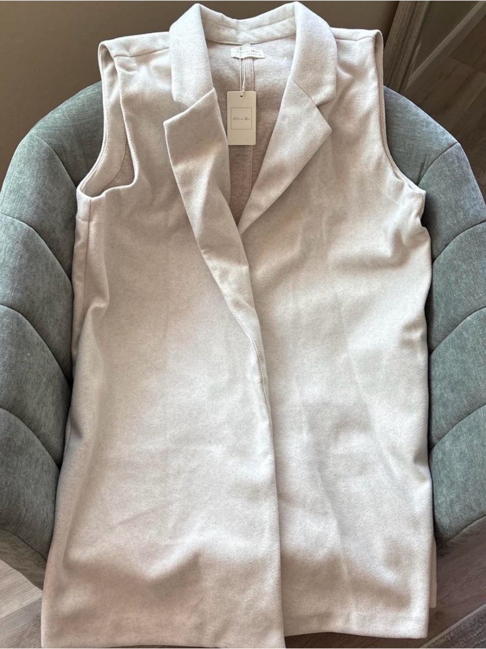 Active USA Long Sleeveless Cream Vest Blazer